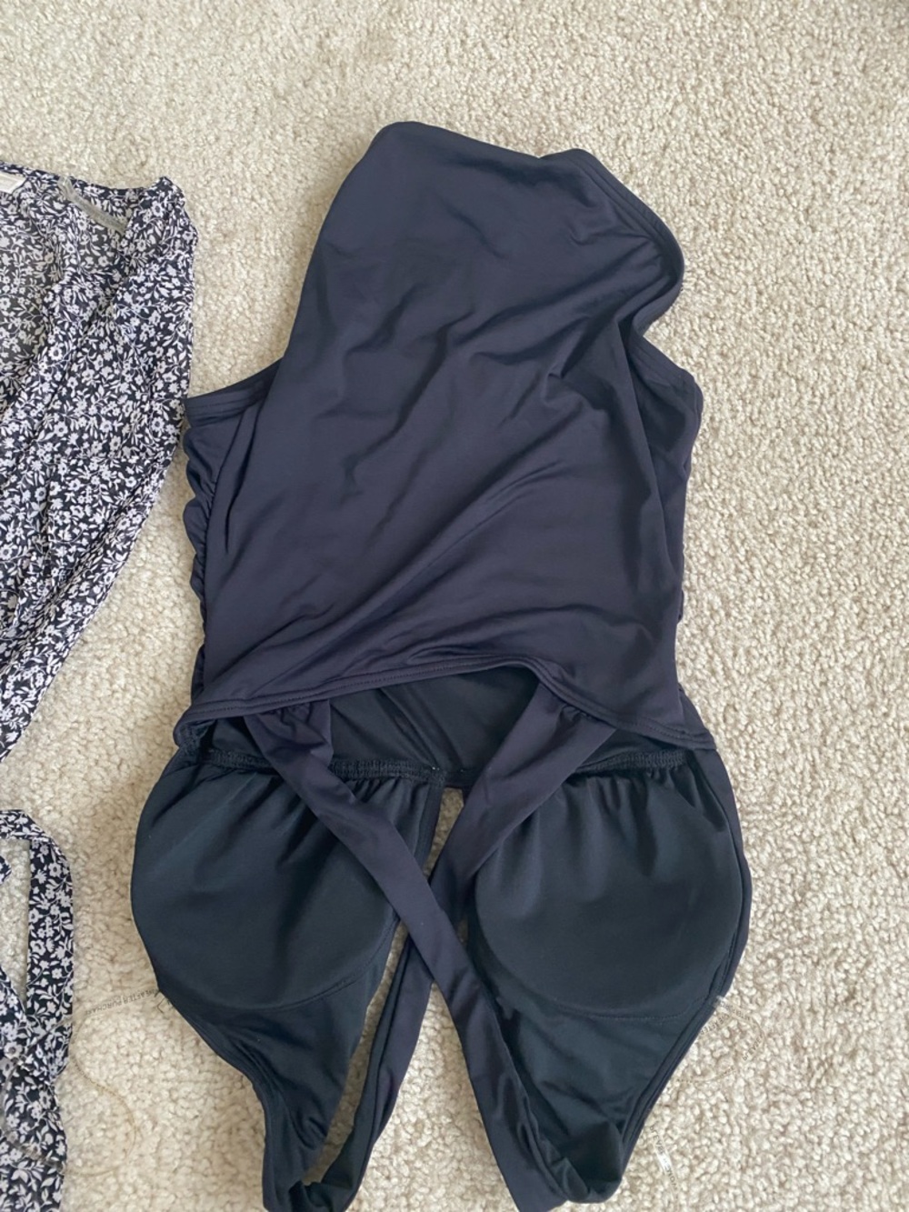 Michael Kors new One-Piece Swimsuit with Black & White Floral Cover-Up - Picture 4 of 4